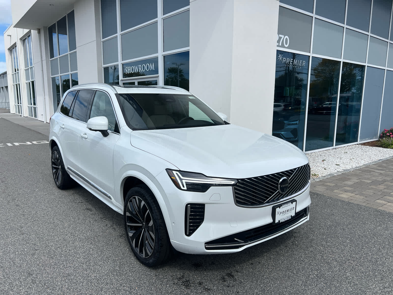 2026 Volvo XC90 Plus - Photo 7