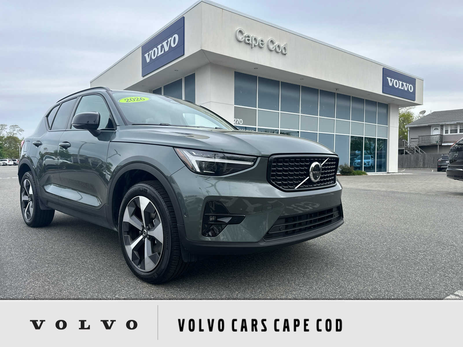 2026 Volvo XC40 B5 Plus Dark AWD's photo