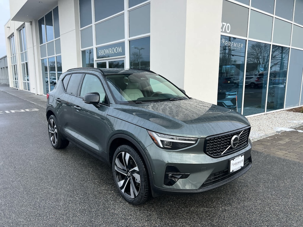 New 2026 Volvo XC40 B5 Ultra SUV