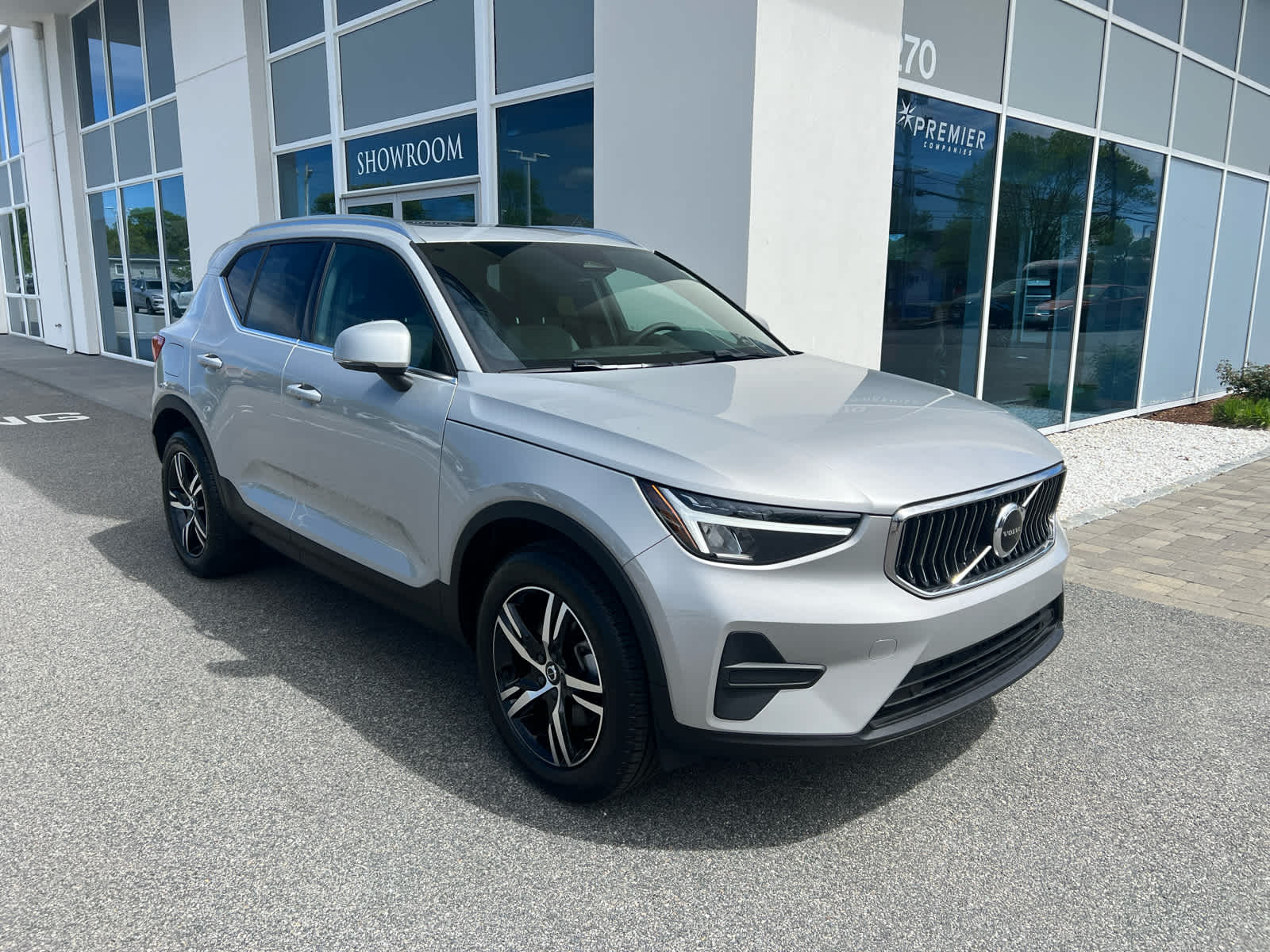 Used 2025 Volvo XC40 Core with VIN YV4L12UJ4S2473137 for sale in Hyannis, MA
