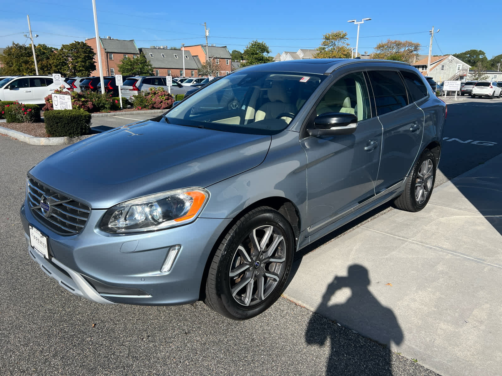 2017 Volvo XC60 T6 Dynamic photo 3