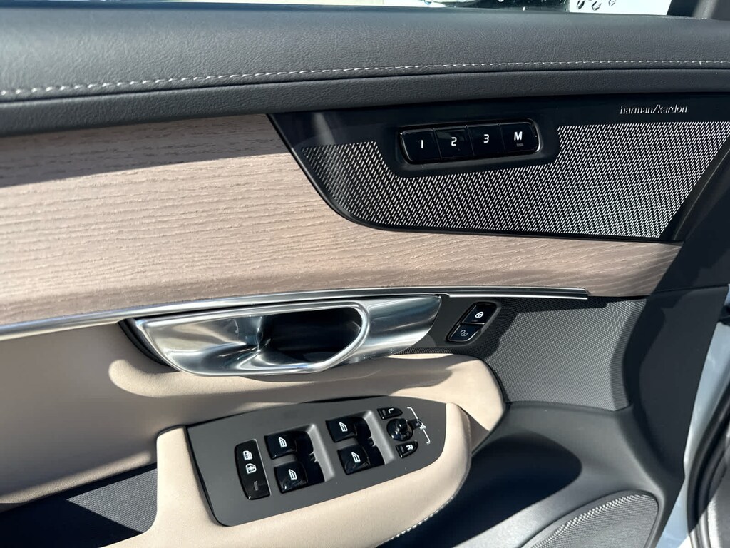 New 2026 Volvo XC90 B6 Plus 7-Seater SUV