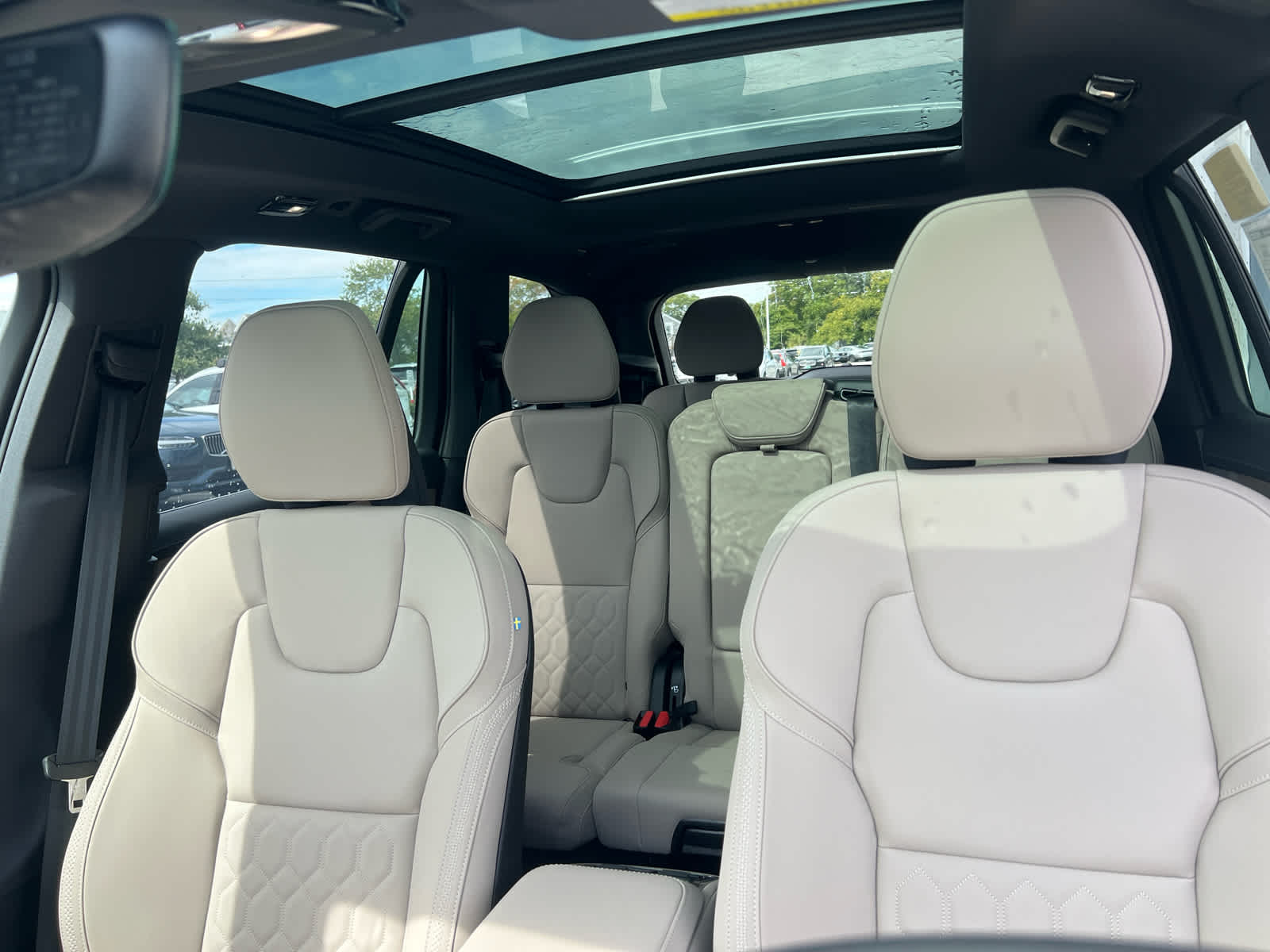 2026 Volvo XC90 Plus - Photo 15