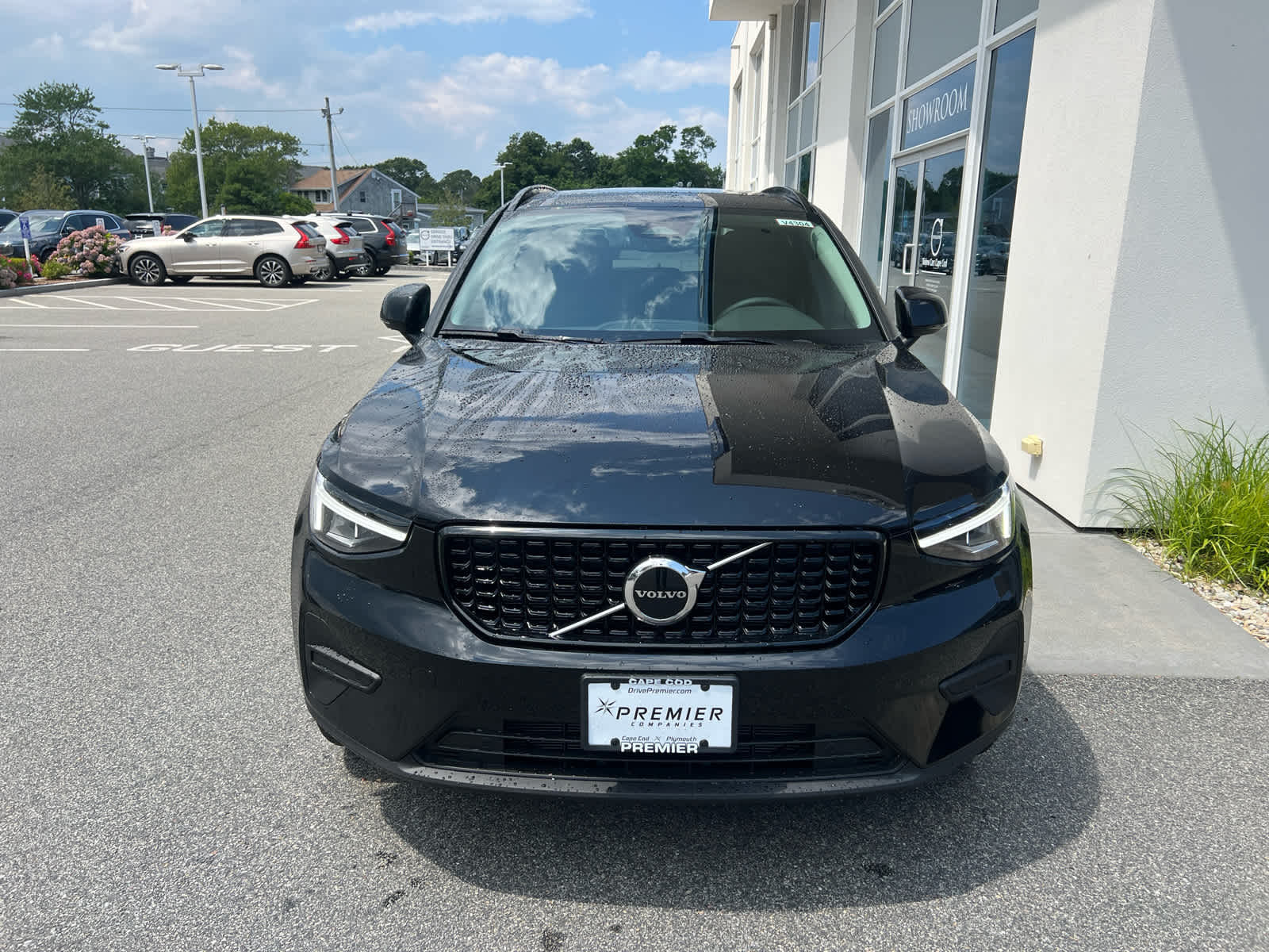 2026 Volvo XC40 Core photo 3