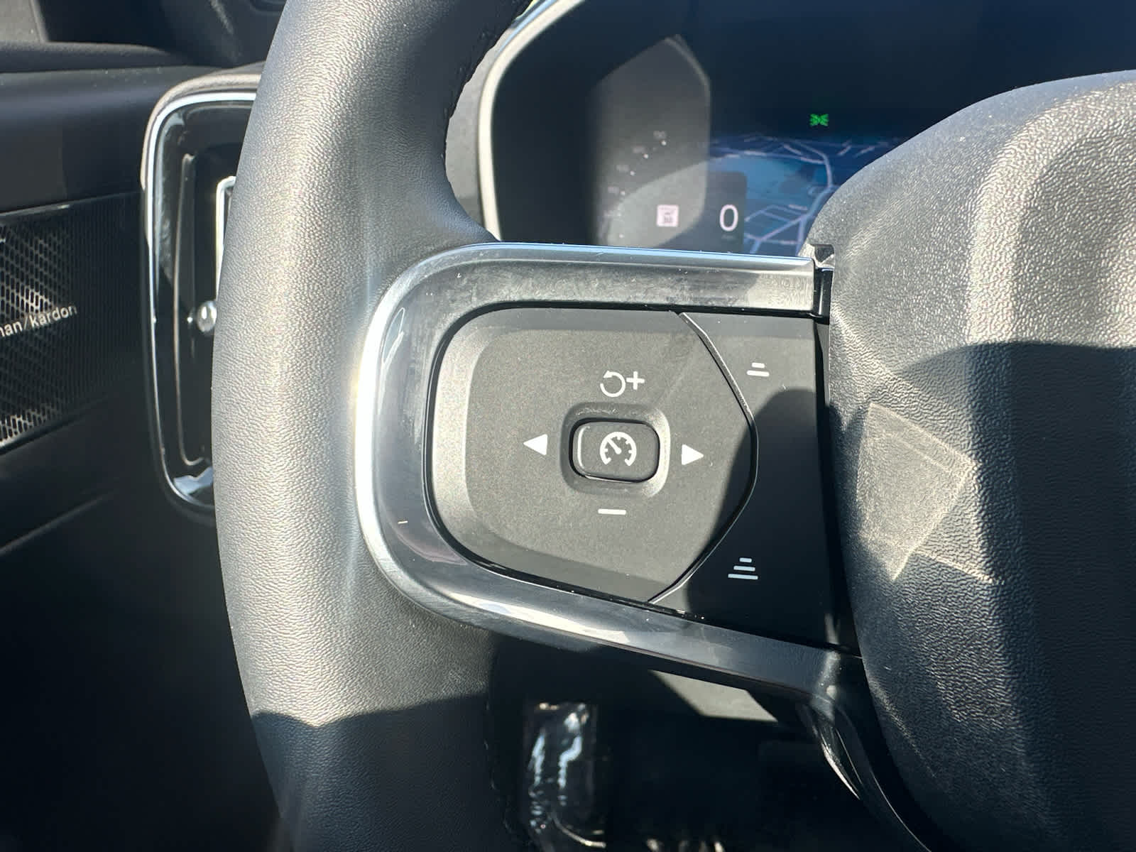 2026 Volvo XC40 Ultra Black Edition - Photo 15