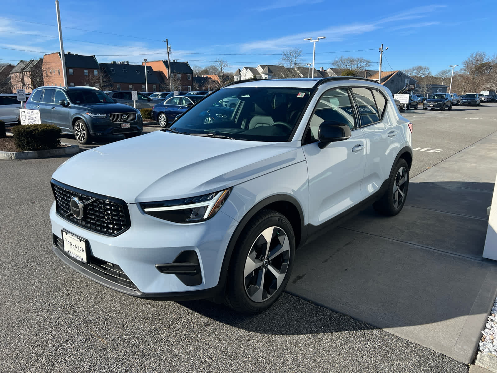 2026 Volvo XC40 Core - Photo 3