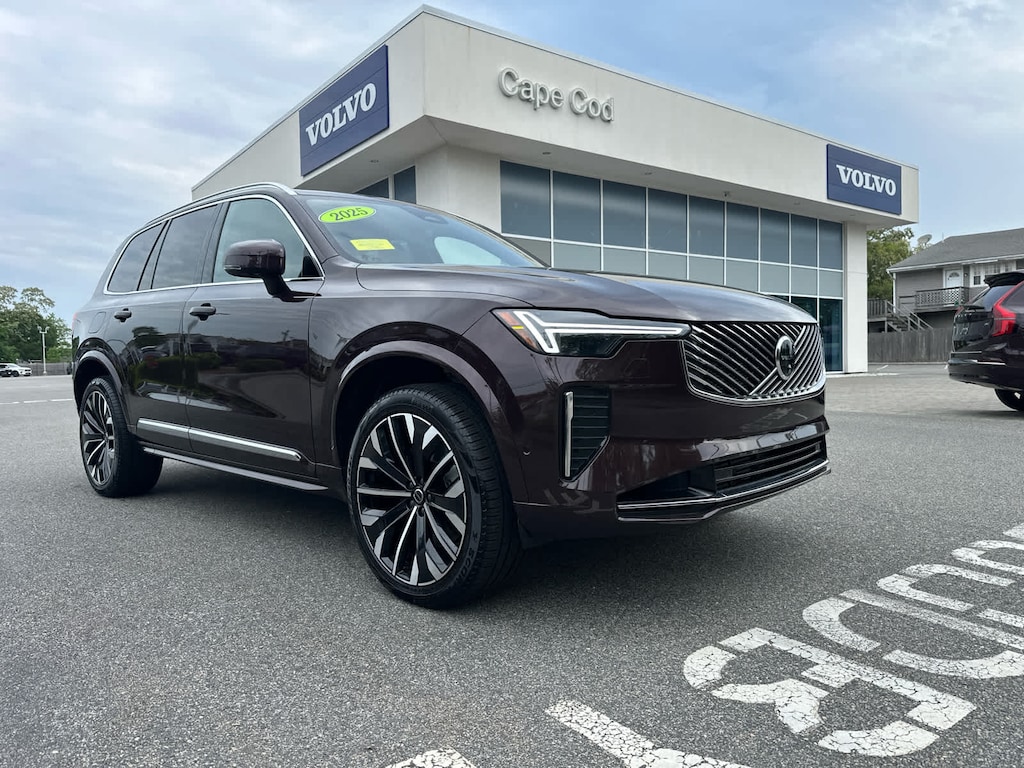 Used 2025 Volvo XC90 plug-in hybrid T8 (2025.5) Plus 7-Seater SUV