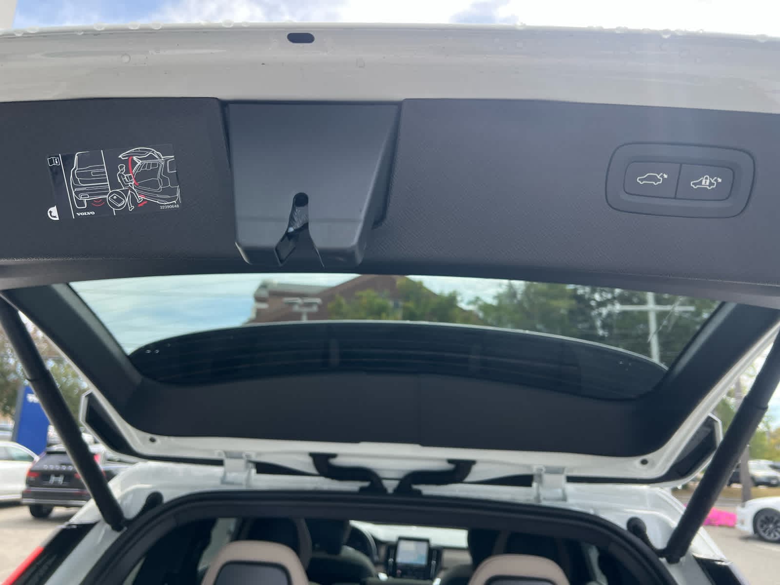 2026 Volvo XC90 Plus - Photo 12