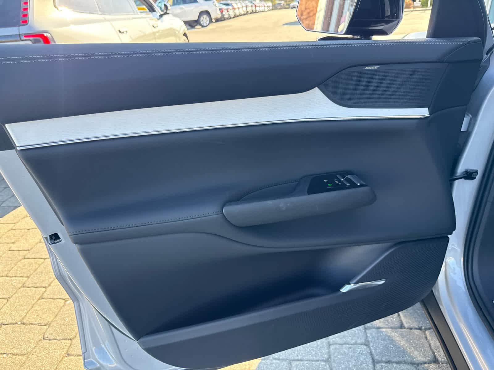 2025 Volvo EX90 Ultra - Photo 6
