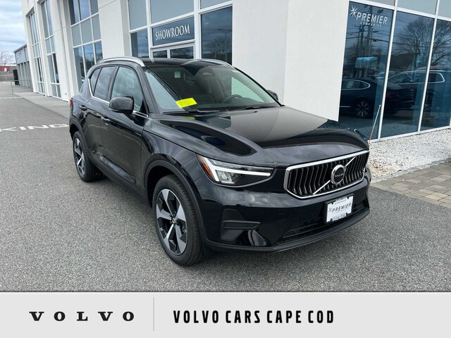 2025 Volvo XC40 B5 Core Bright Theme SUV YV4L12UJ7S2561101