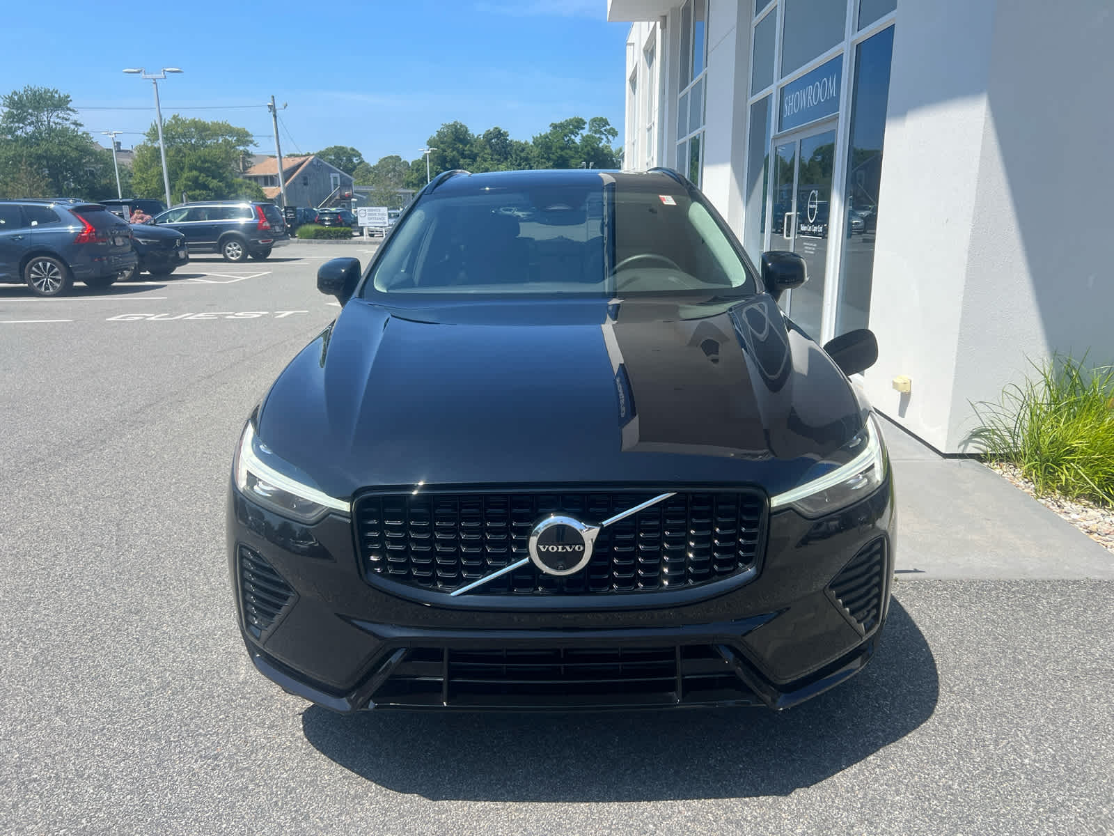 2025 Volvo XC60 Hybrid T8 Plus photo 3