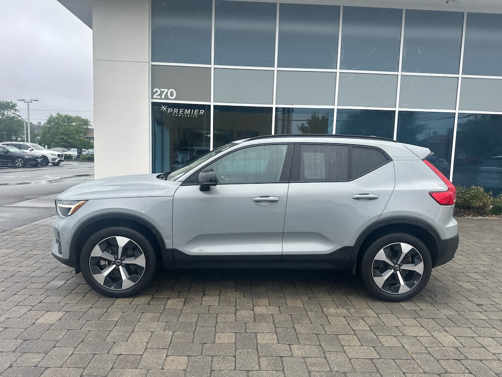 Used 2024 Volvo XC40 B5 Plus Dark SUV