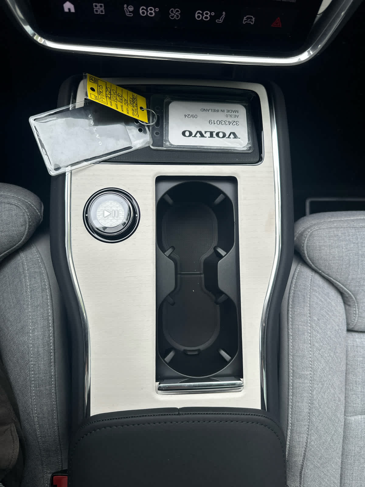 2025 Volvo EX90 Ultra - Photo 19