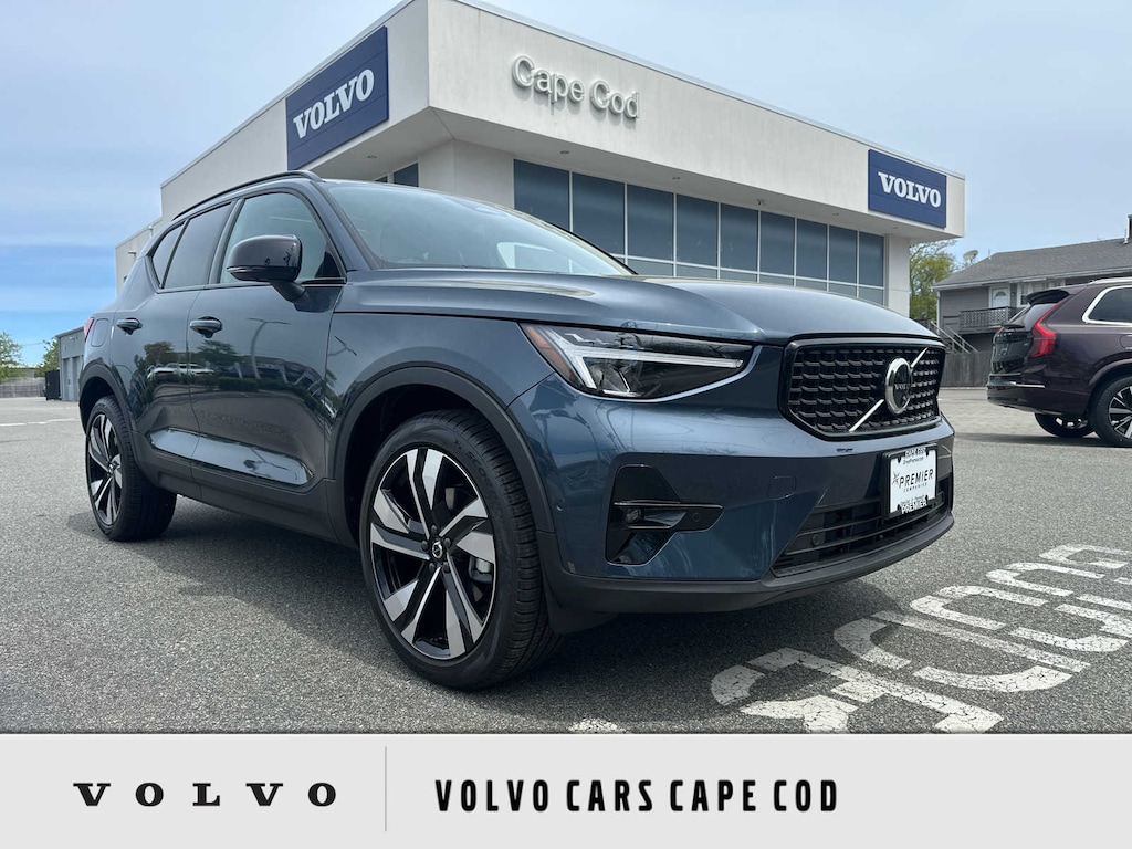 New 2026 Volvo XC40 B5 Plus SUV