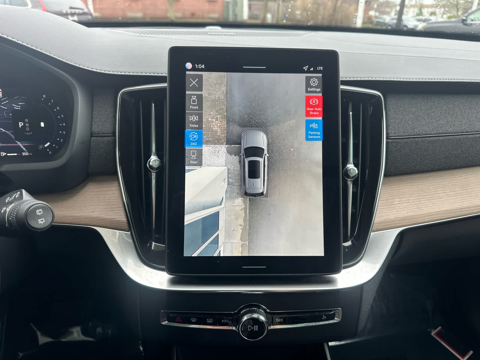 2026 Volvo XC90 Plus - Photo 24