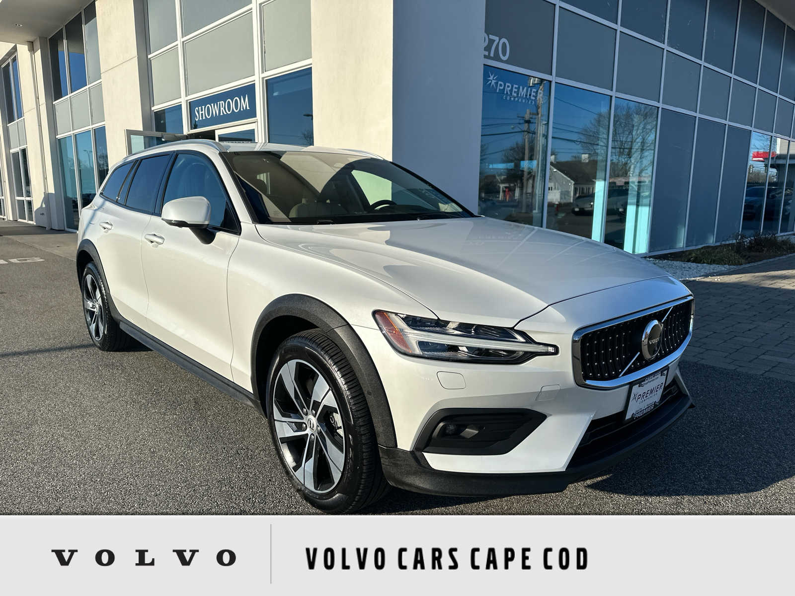 2025 Volvo V60 Cross Country