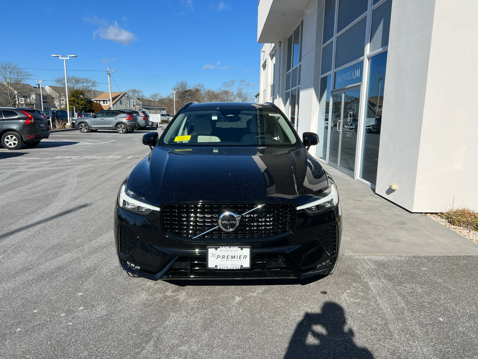 2025 Volvo XC60 B5 Plus photo 3