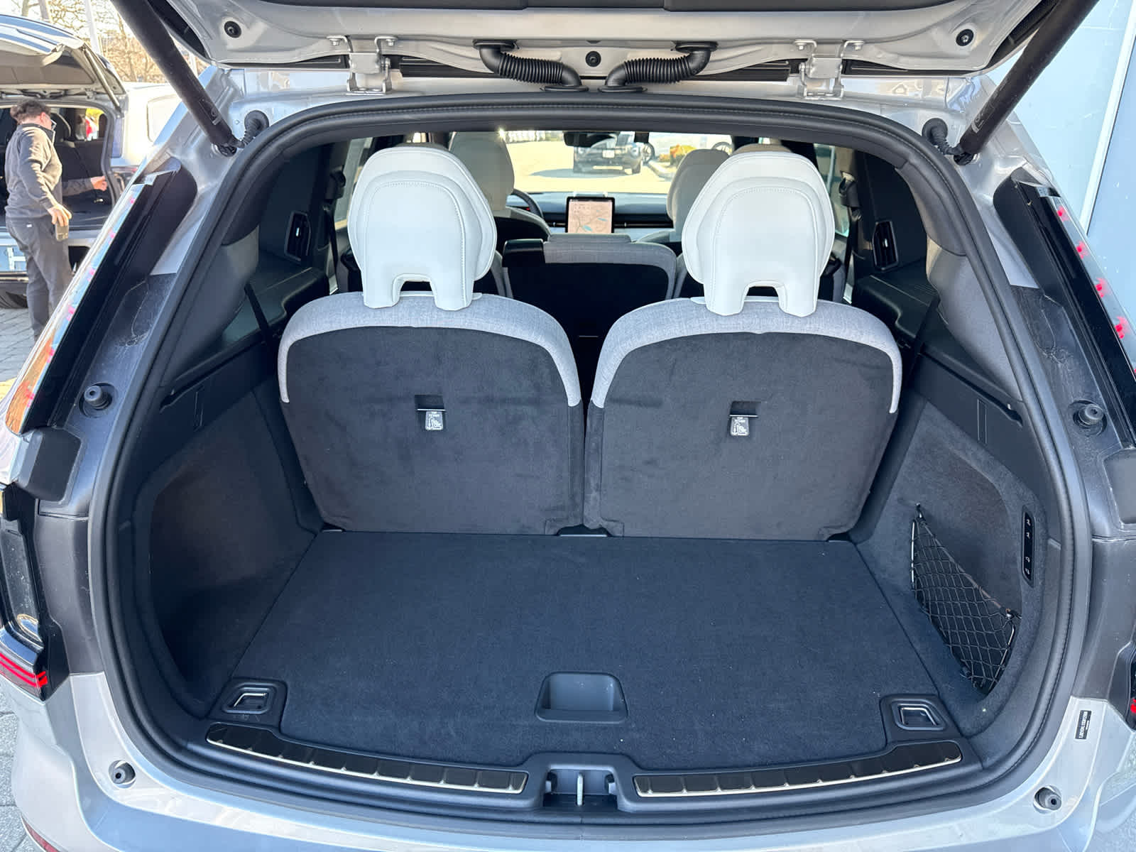 2025 Volvo EX90 Ultra - Photo 18