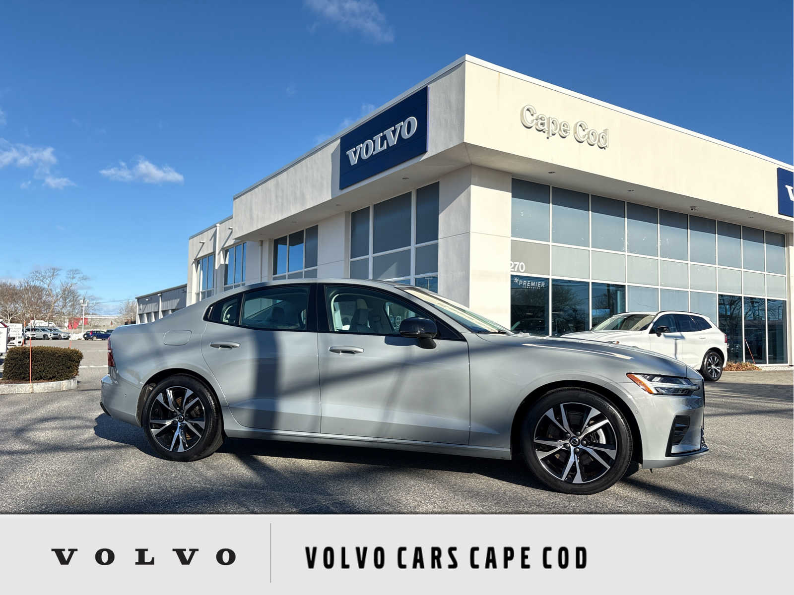 2025 Volvo S60 Plus's photo