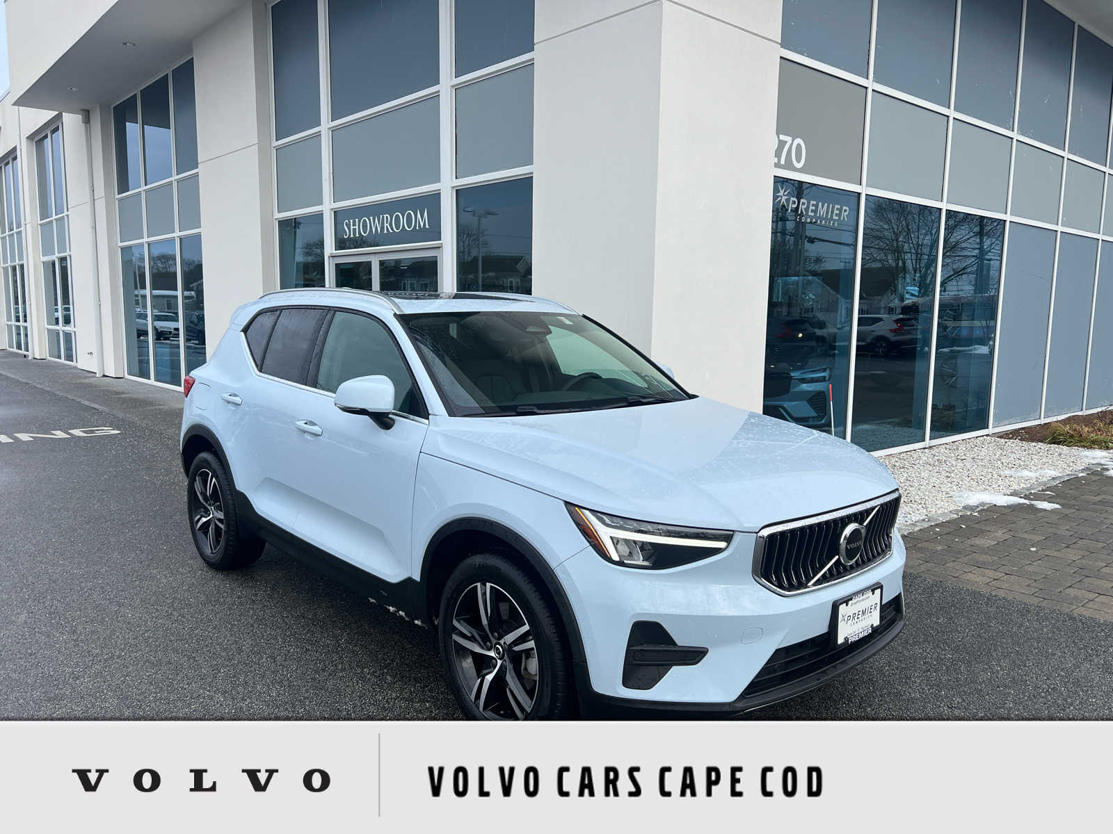 2025 Volvo XC40 Core