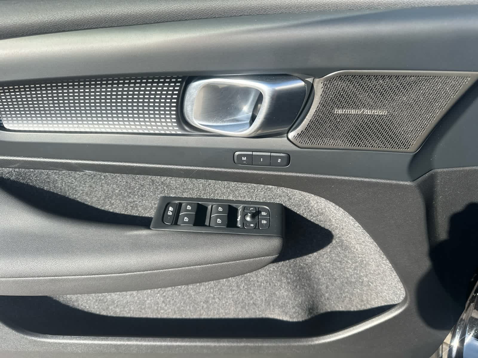 2026 Volvo XC40 Ultra Black Edition - Photo 10