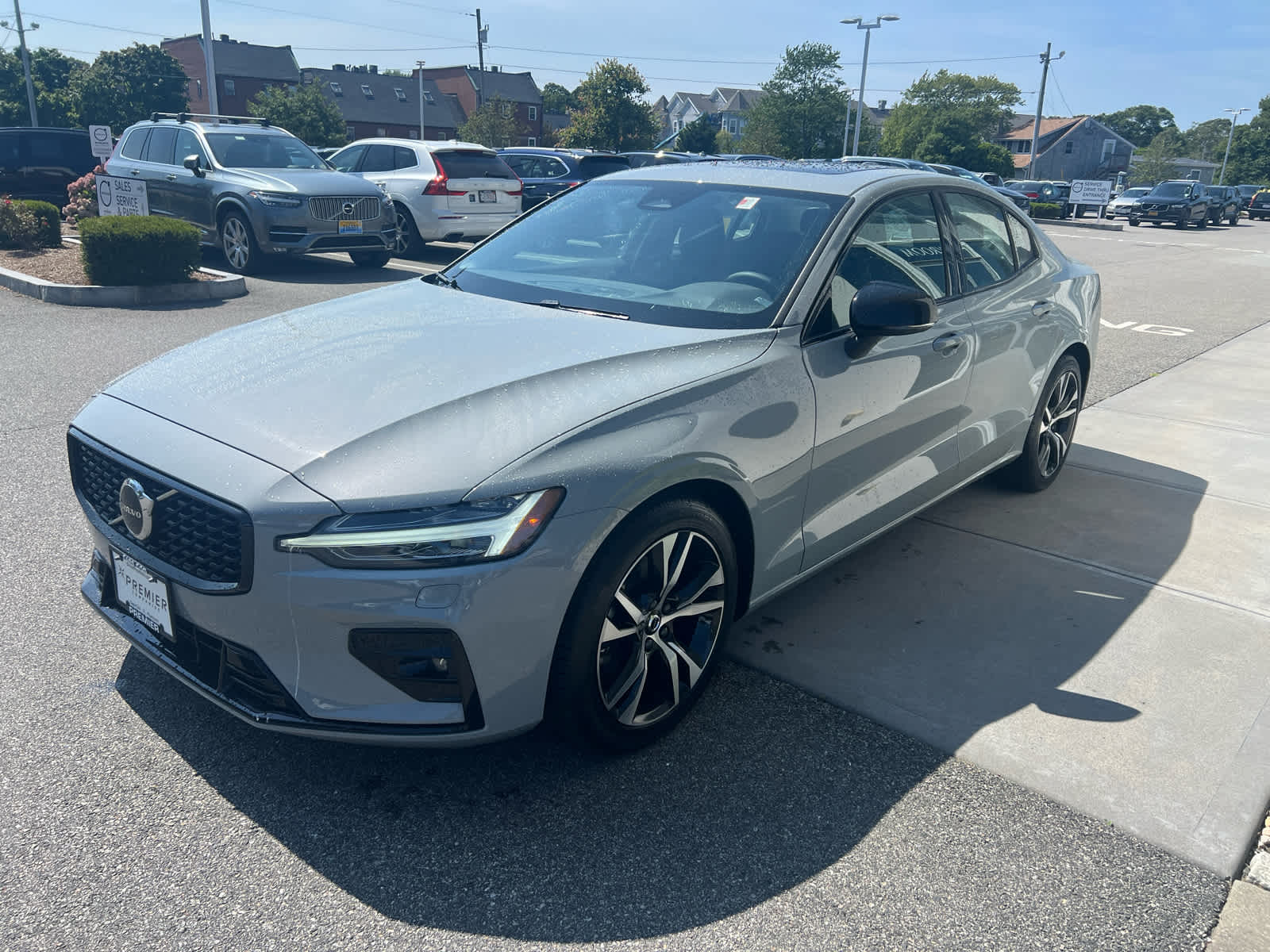 2025 Volvo S60 B5 Core photo 4
