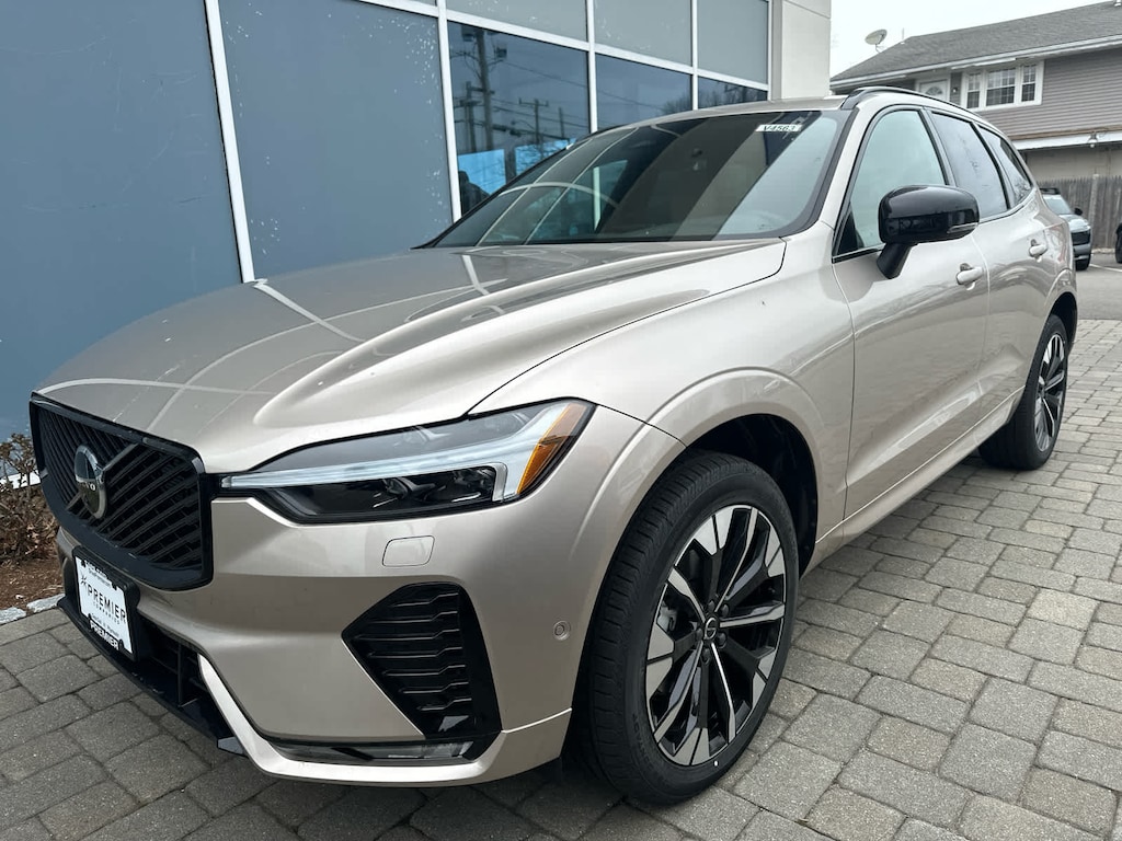 New 2026 Volvo XC60 B5 Plus SUV