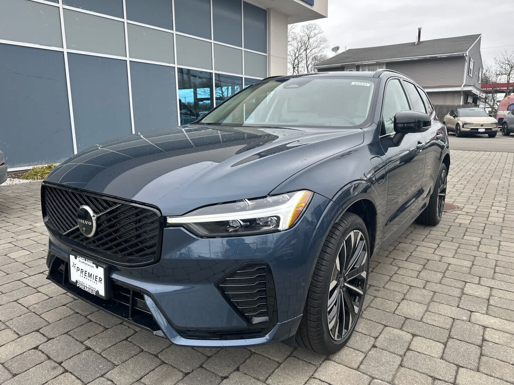 New 2026 Volvo XC60 plug-in hybrid T8 Ultra SUV