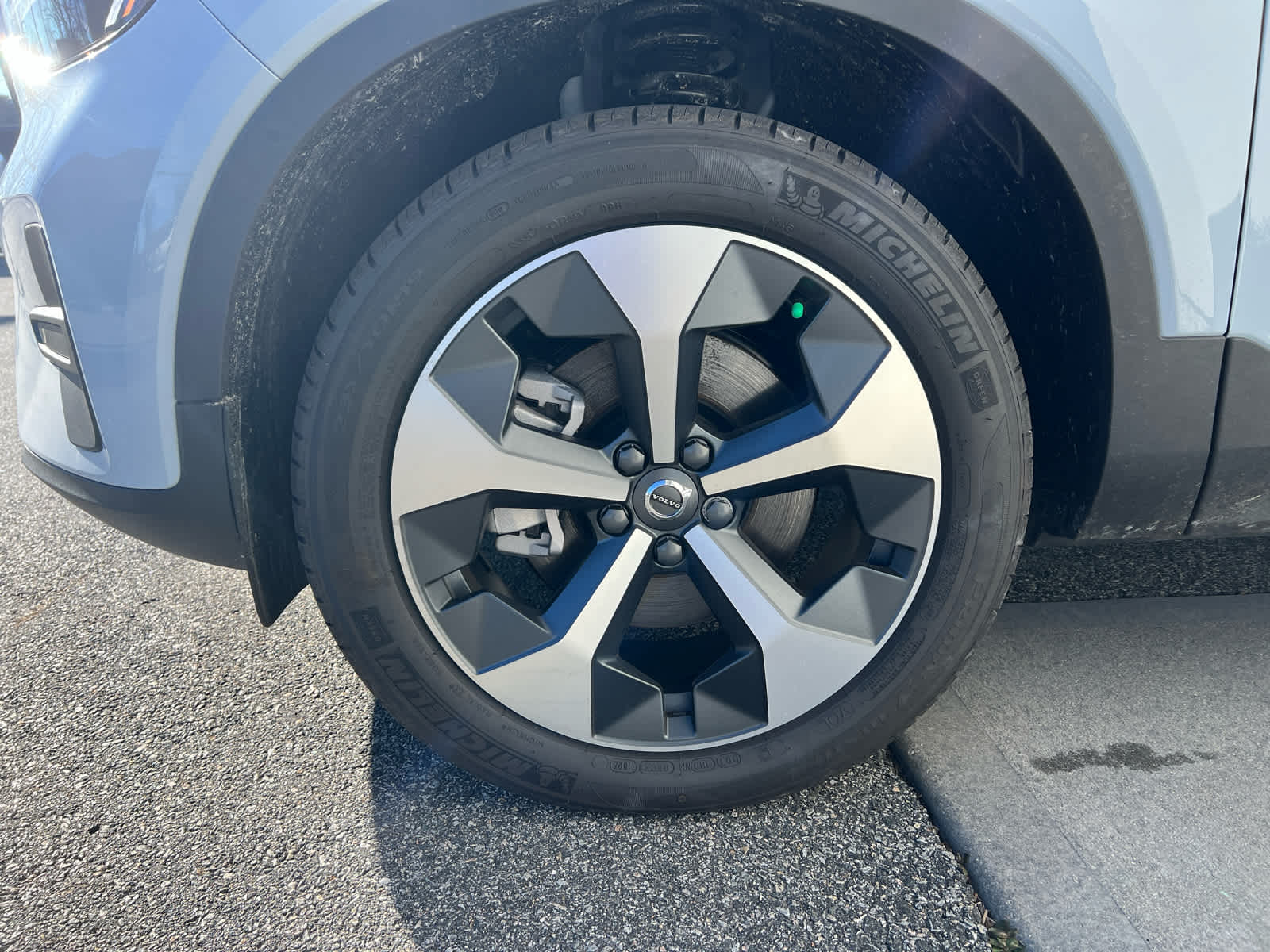 2026 Volvo XC40 Core - Photo 4