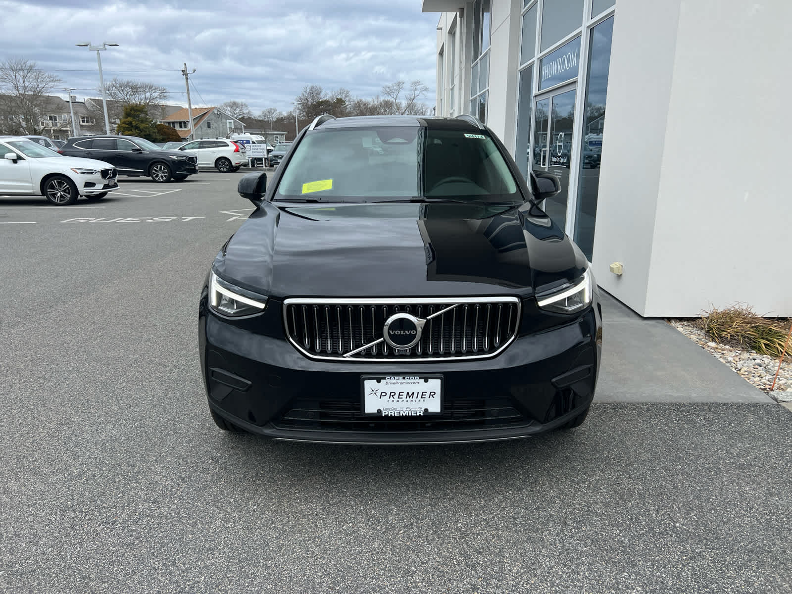 2025 Volvo XC40 Core photo 4