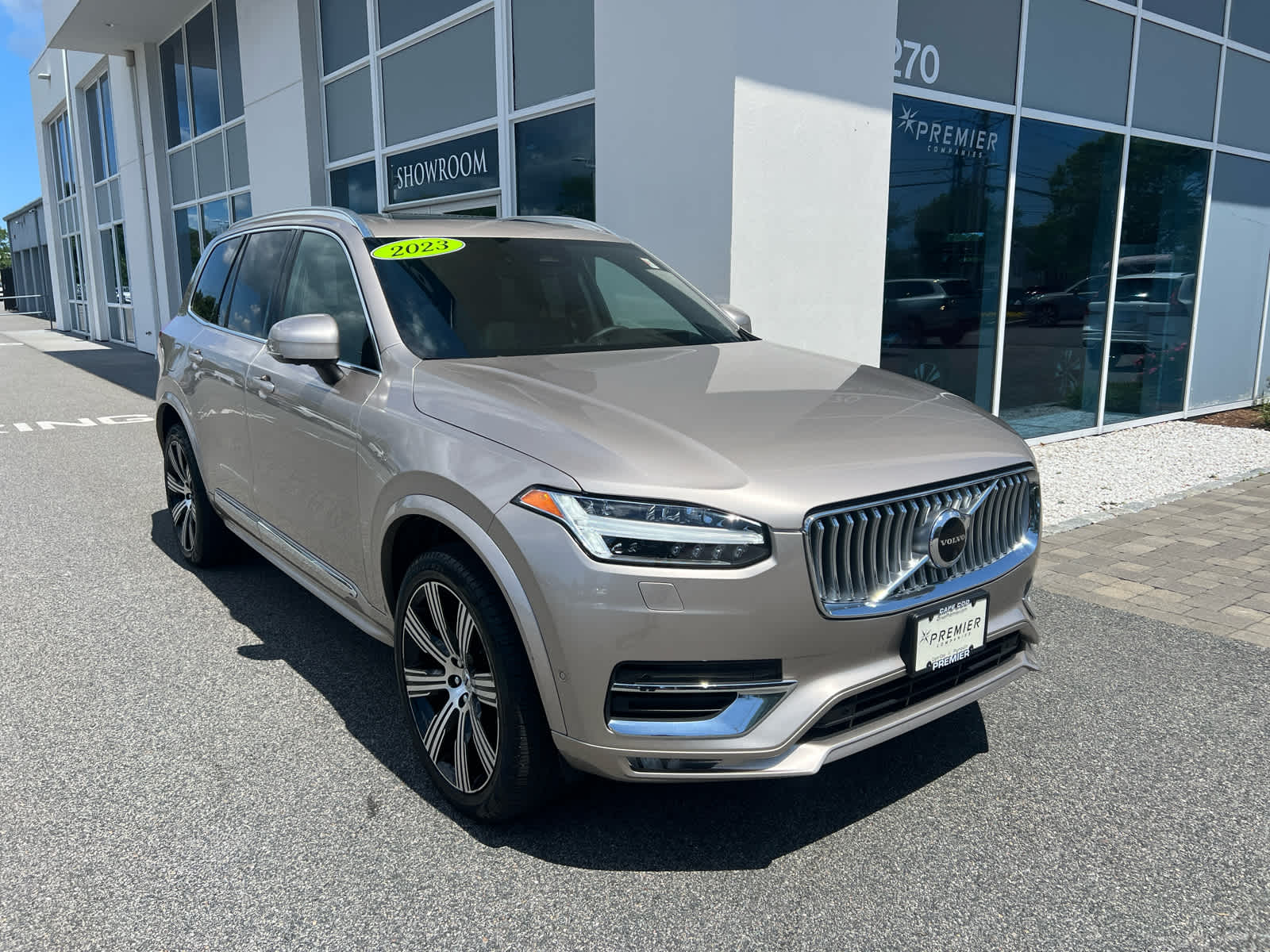 2023 Volvo XC90 AWD Ultimate photo 2
