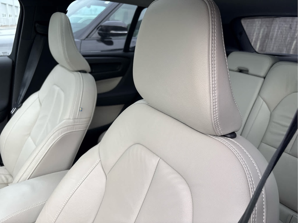 Used 2023 Volvo XC40 B5 AWD Plus Dark SUV