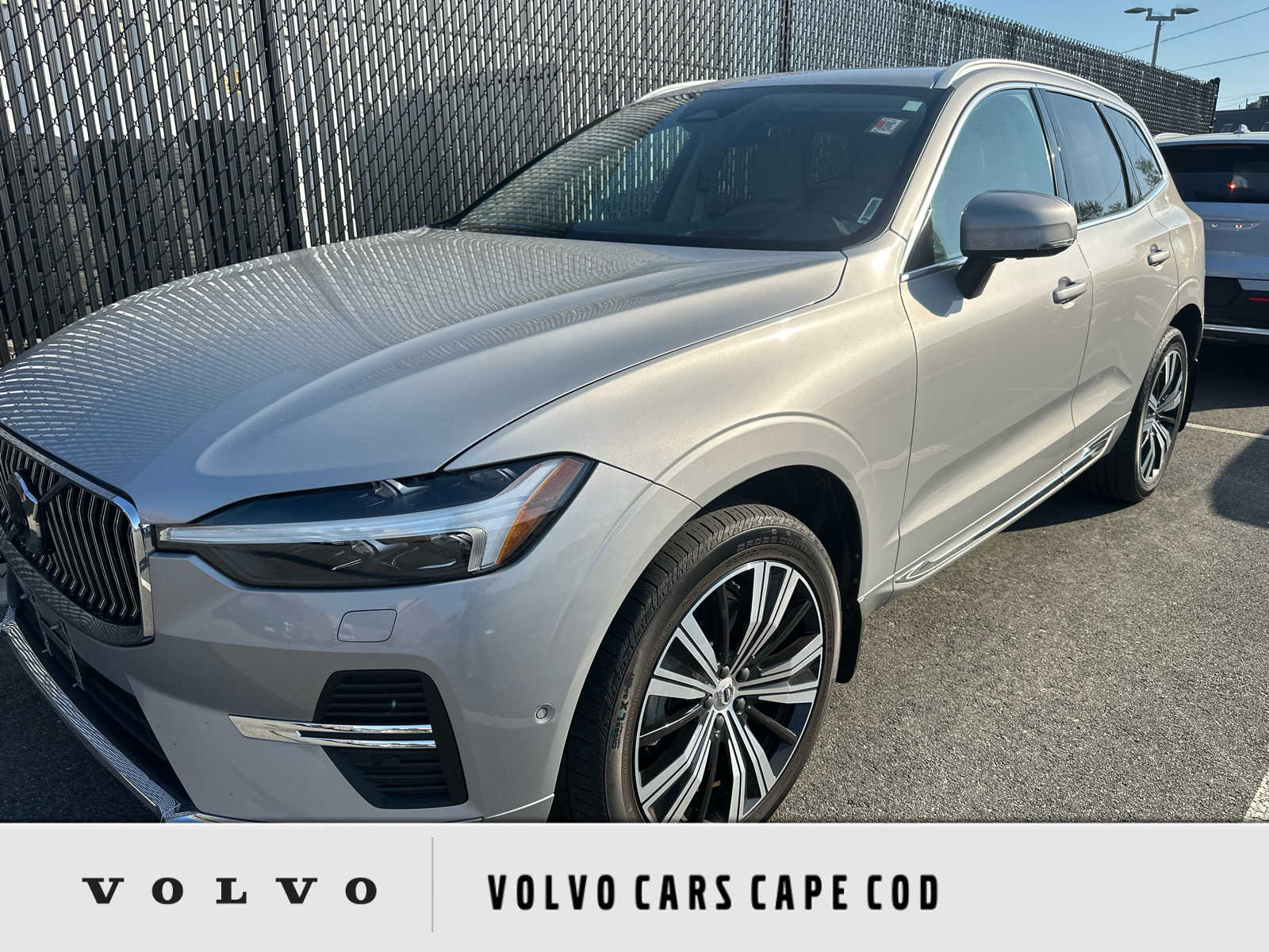 2023 Volvo XC60 B6 Ultimate Bright Theme AWD's photo