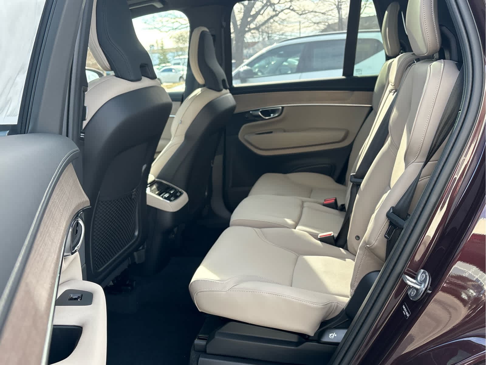 2026 Volvo XC90 Plus - Photo 14