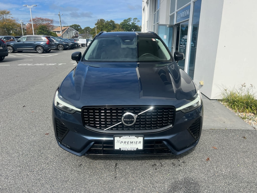 Used 2023 Volvo XC60 B5 AWD Plus Dark SUV