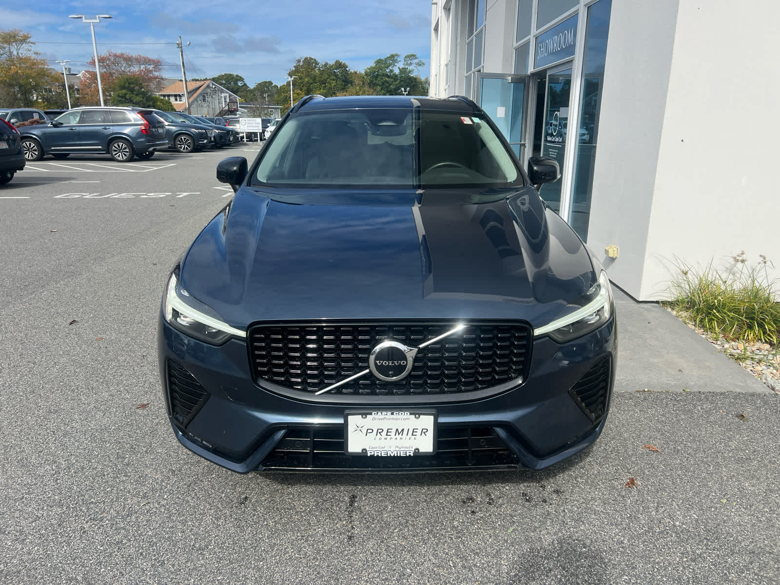 2023 Volvo XC60 B5 Plus photo 3