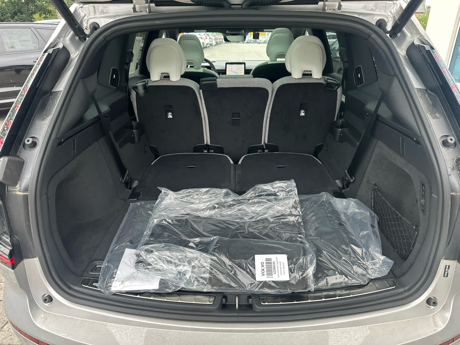 2025 Volvo EX90 Ultra - Photo 32