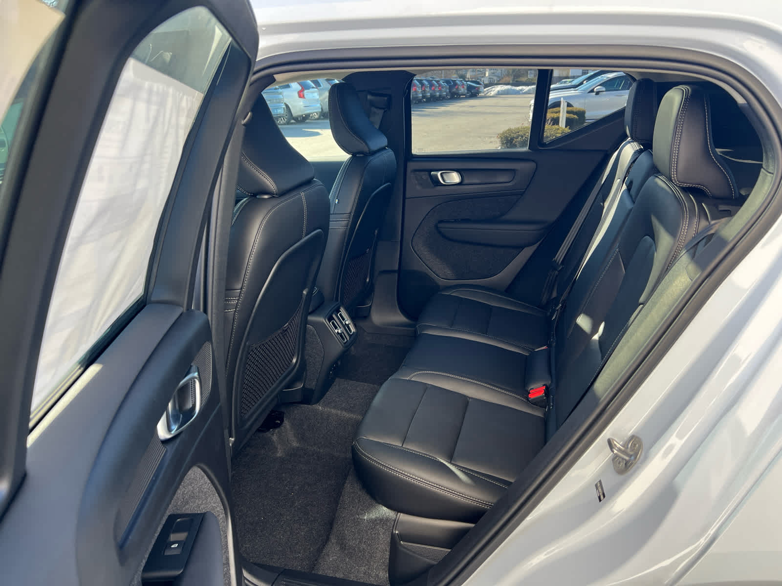2026 Volvo XC40 Core - Photo 19