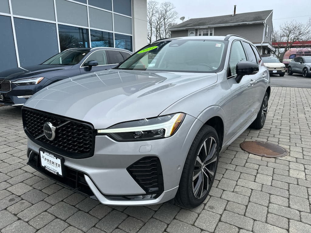 Used 2023 Volvo XC60 B5 AWD Plus Dark SUV