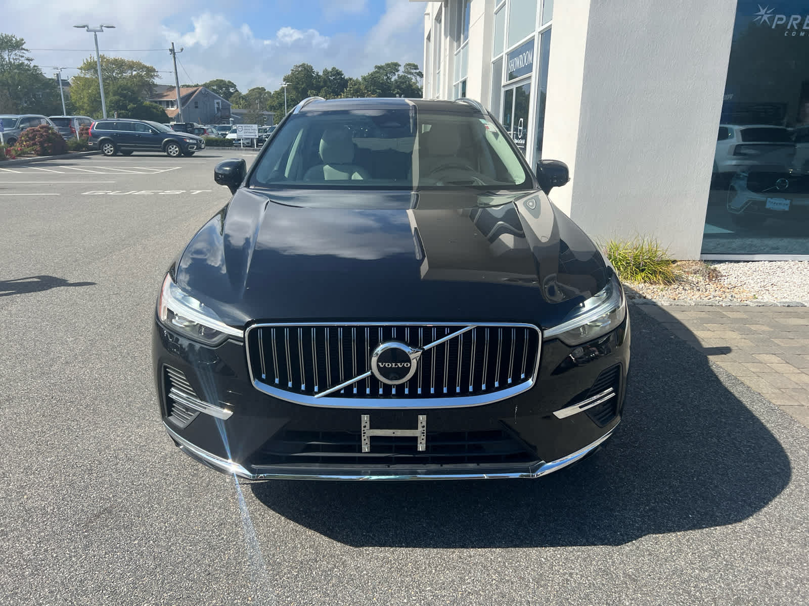 2022 Volvo XC60 B5 Inscription photo 3