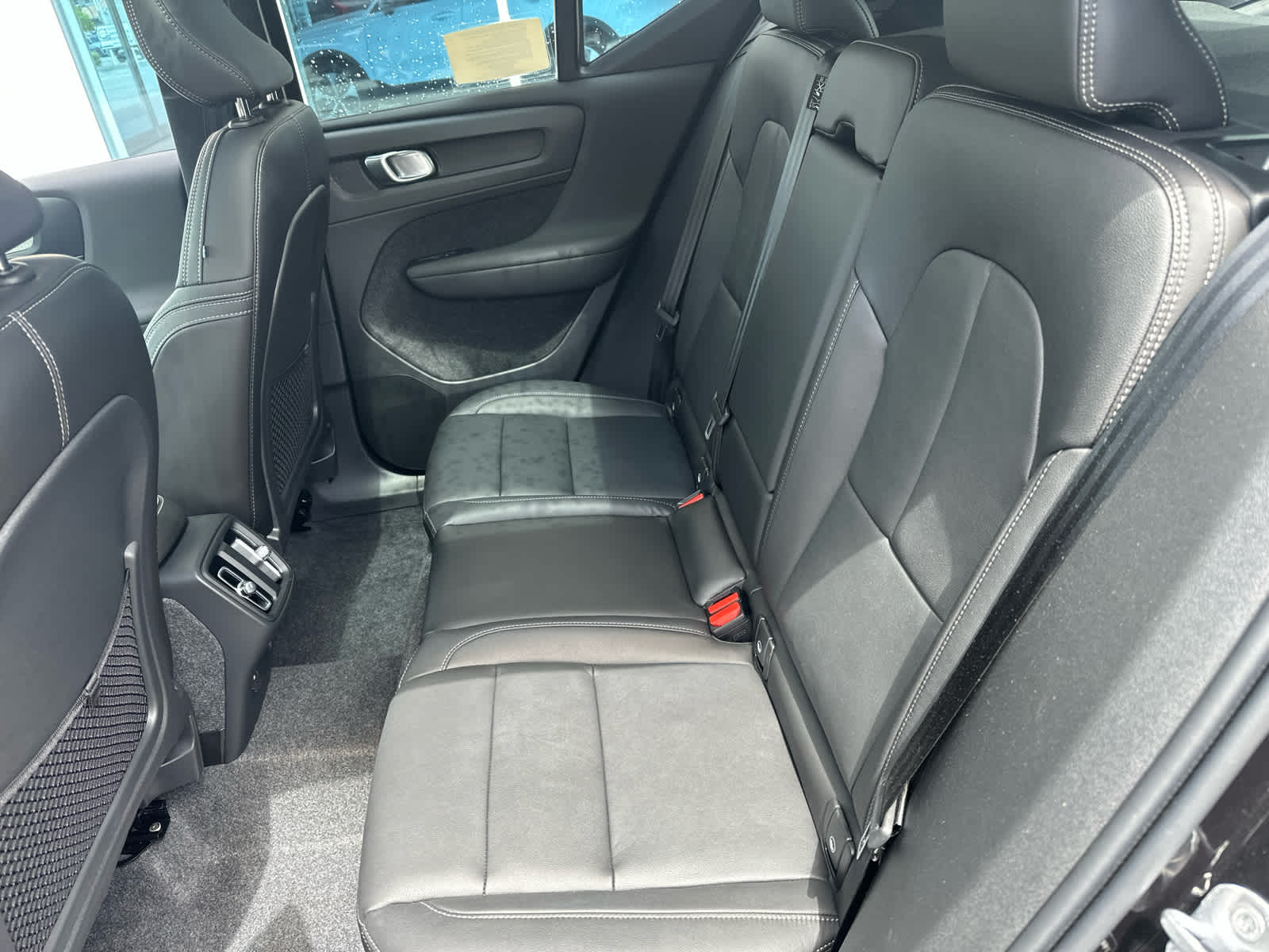 2026 Volvo XC40 Core - Photo 23