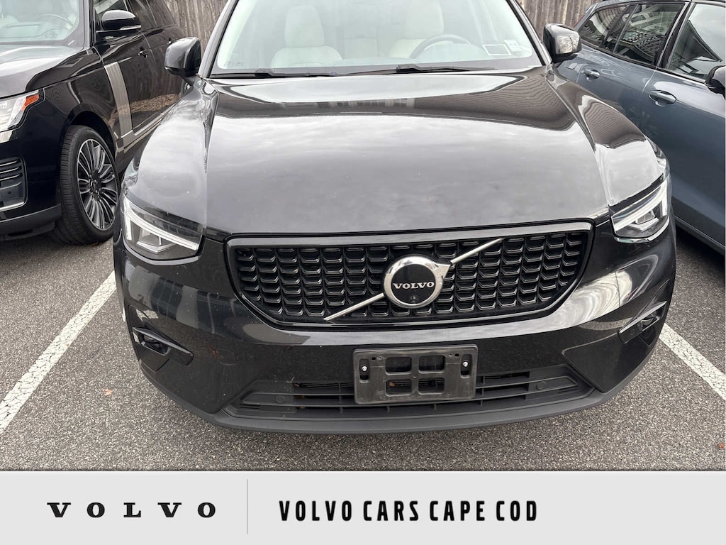 Used 2023 Volvo XC40 B5 AWD Plus Dark SUV