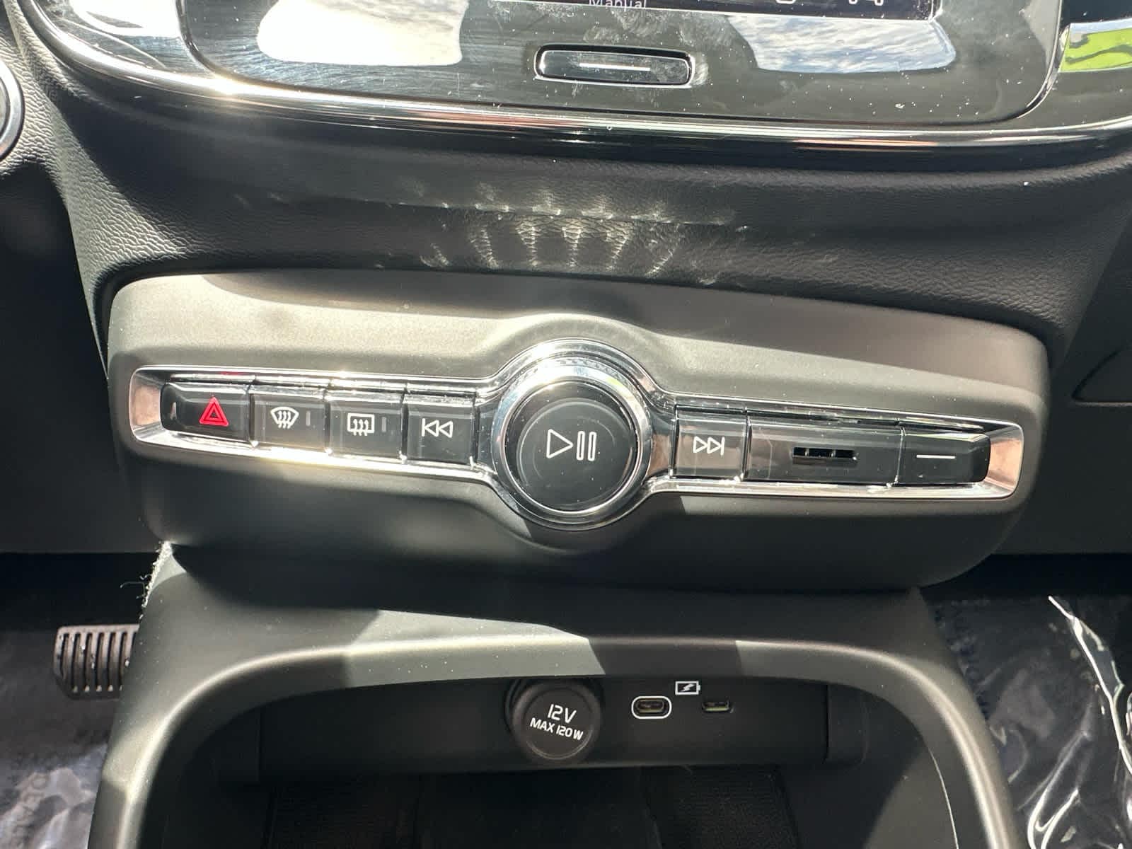 2026 Volvo XC40 Core - Photo 19