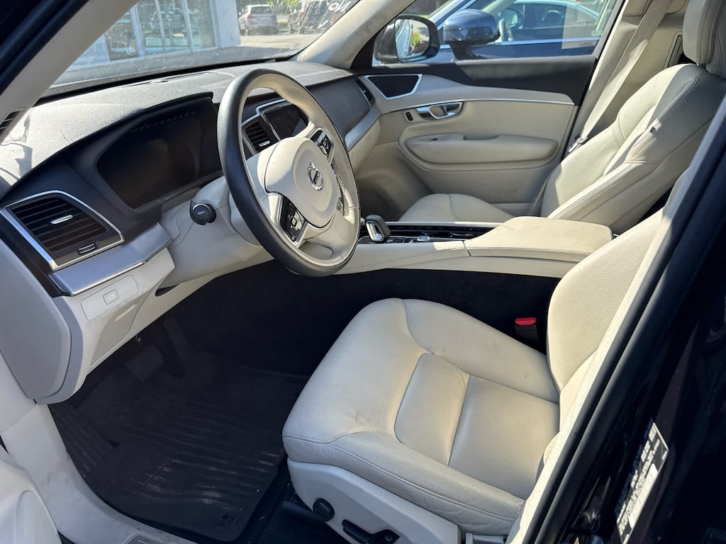 Used 2023 Volvo XC90 B5 AWD Core SUV