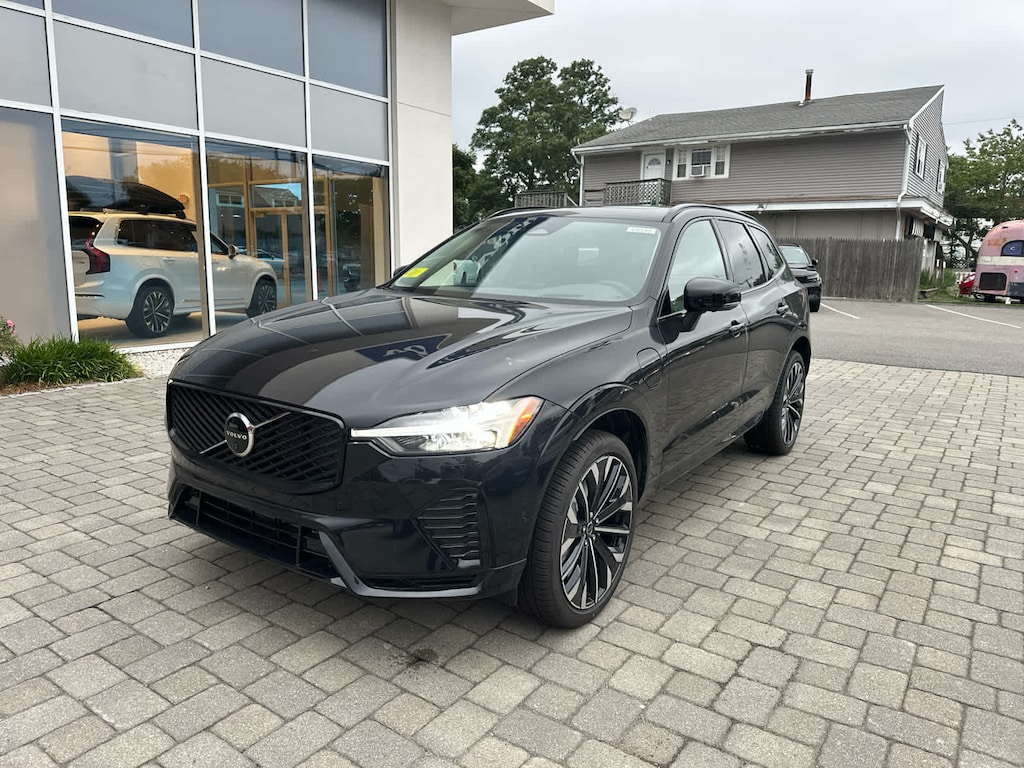 New 2026 Volvo XC60 plug-in hybrid T8 Ultra SUV