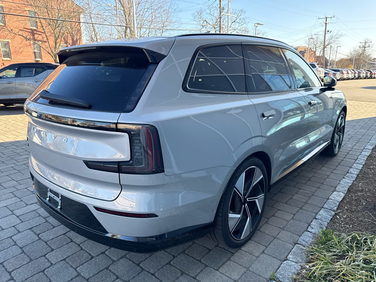 2025 Volvo EX90 Ultra - Photo 23
