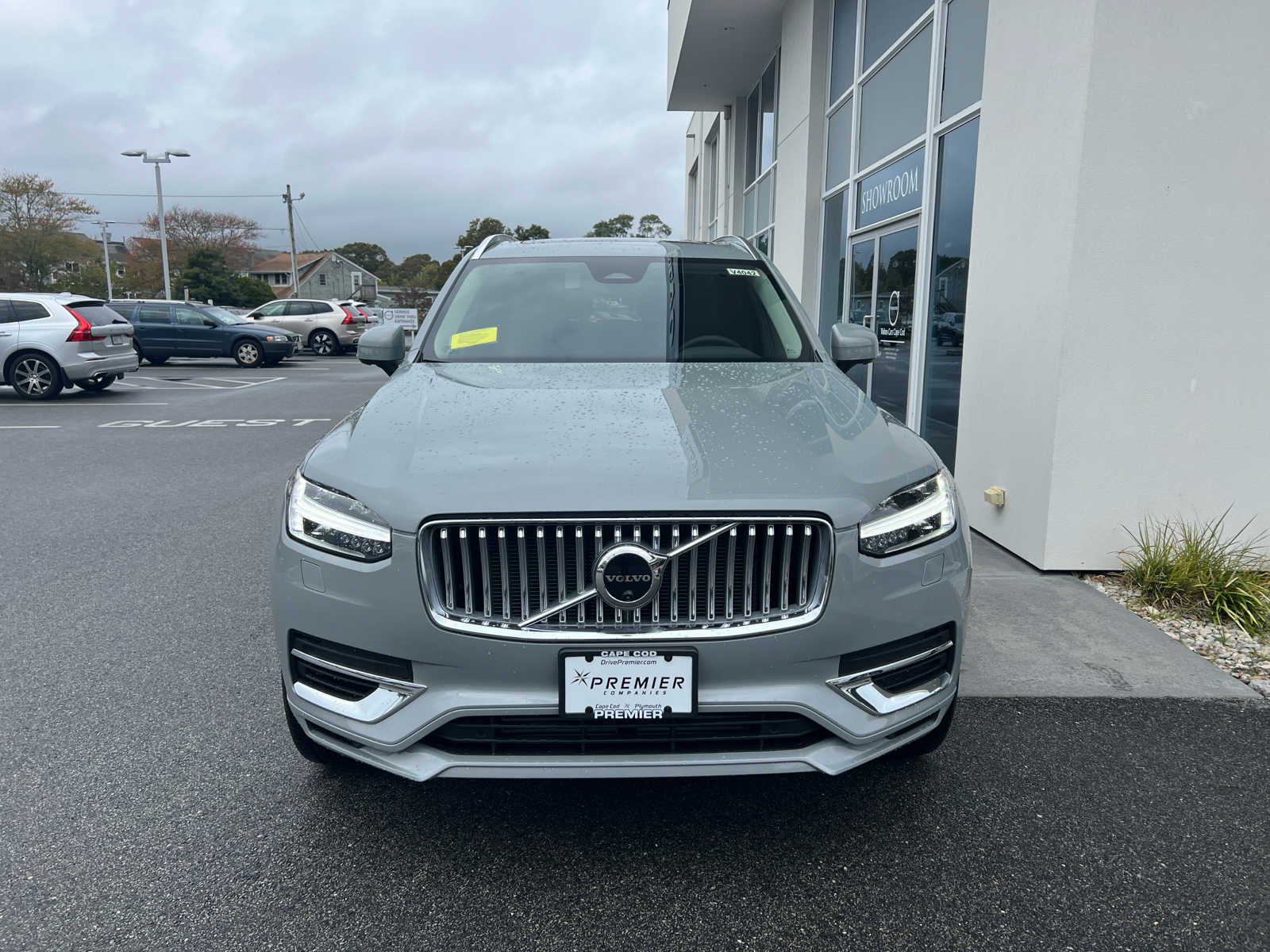 2025 Volvo XC90 T8 Plus photo 3