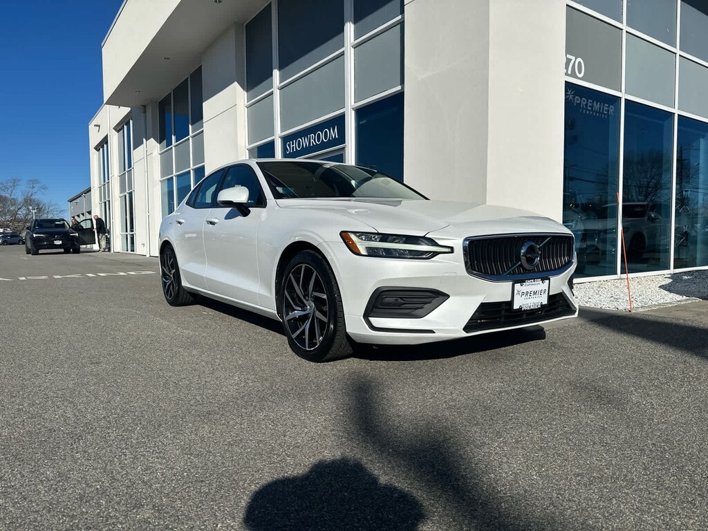 Used 2020 Volvo S60 T5 Momentum Sedan