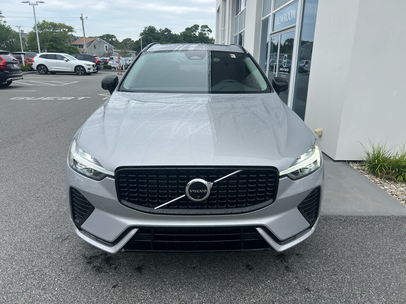 2025 Volvo XC60 B5 Plus photo 3