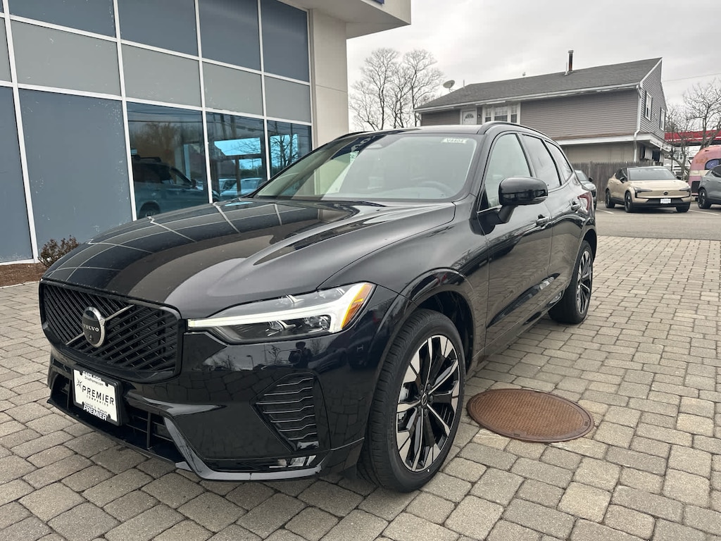 New 2026 Volvo XC60 B5 Plus SUV